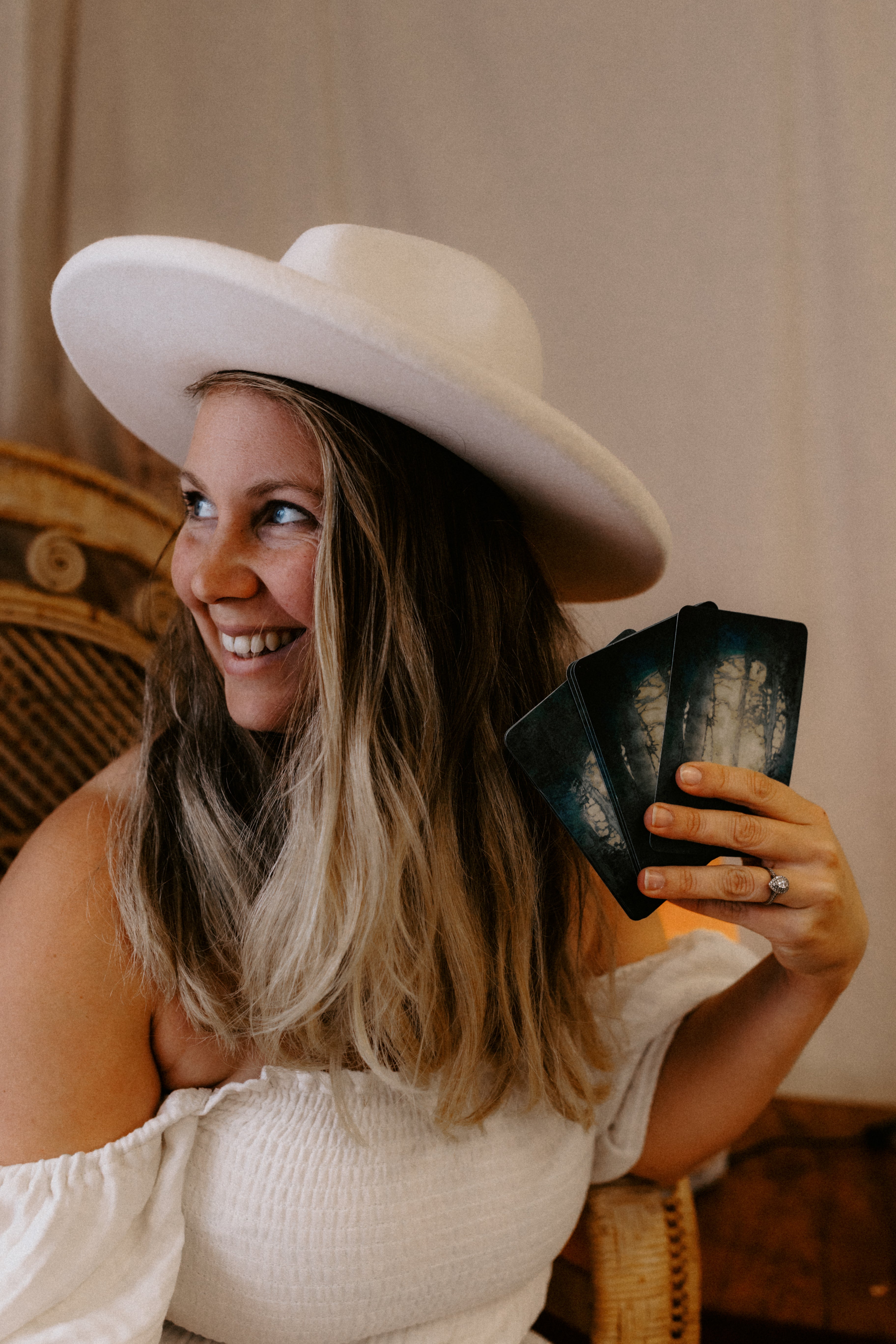 The Intuitive Guidance Oracle / Tarot Reading
