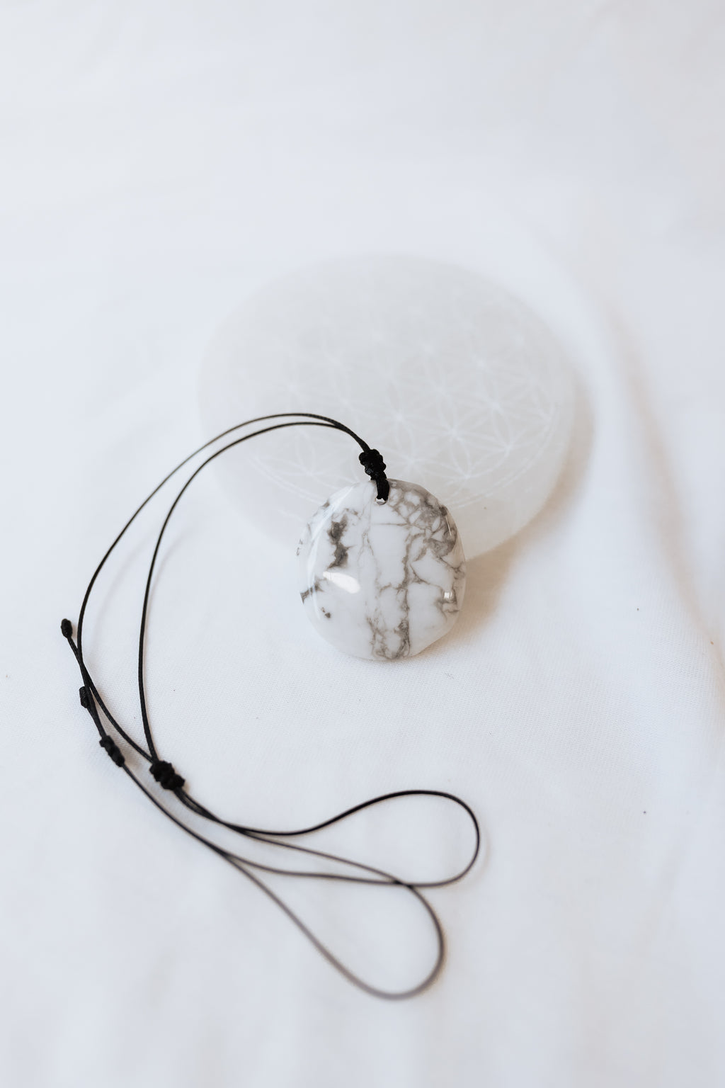 Howlite crystal pendant with adjustable cord | Calm • Patience • Awareness