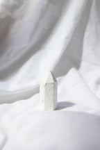 Howlite Crystal Point #O1 | Calm • Patience • Awareness