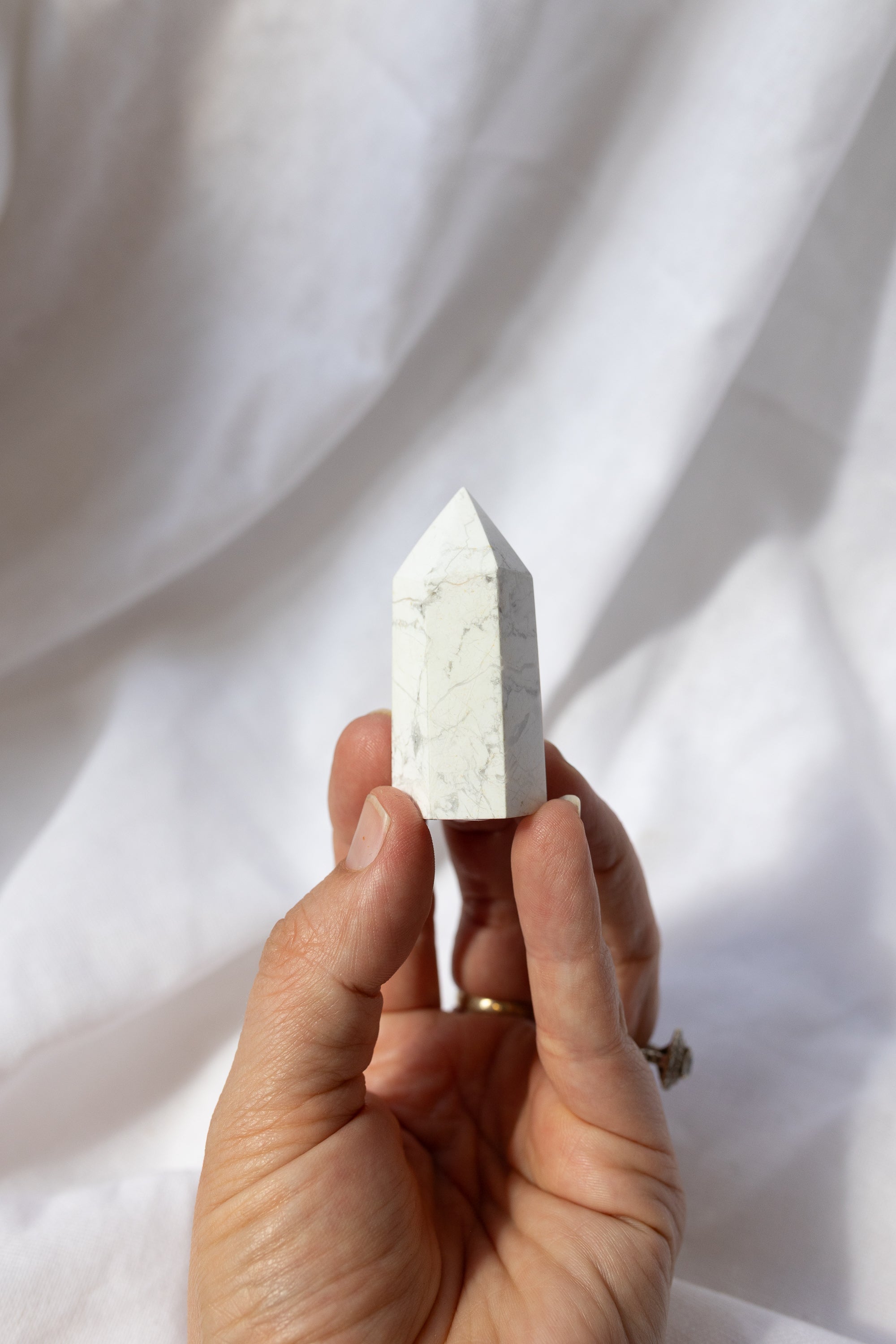 Howlite Crystal Point #O1 | Calm • Patience • Awareness